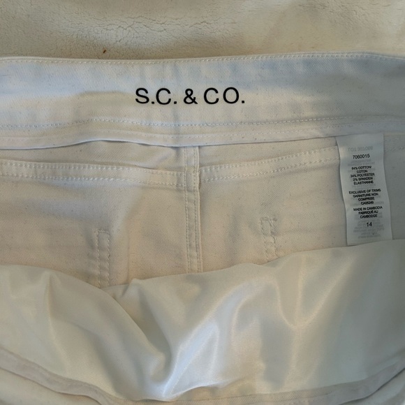 S.C. & CO White Denim Skirt - Picture 2 of 2
